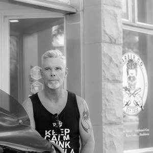 Meet your Posher, Troy